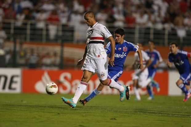 Resultado de imagem para São Paulo goleia Universidad do Chile e avança para as semifinais da copa sul-americana 2012