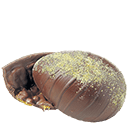 Texturizado com farinha de pistache, este ovo de visual surpreendente faz ótimo contraste entre a casca firme e o recheio que, como o nome avisa é puxa -- no caso, um pé de moleque de pistache, com um caramelo salgadinho para rebater.