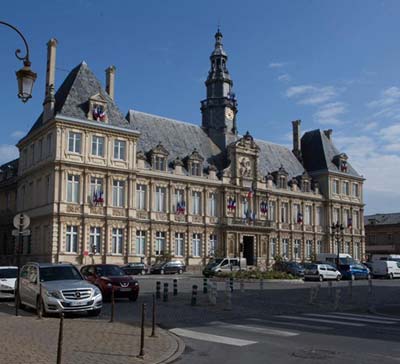 O prédio da prefeitura de Reims, que foi destruído durante a guerra. Crédito: Mastrangelo Reino.