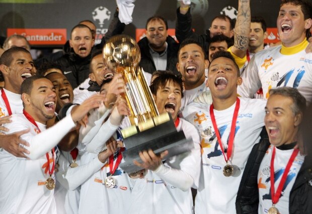 Santos vence Universidad de Chile e conquista Recopa - Placar - O